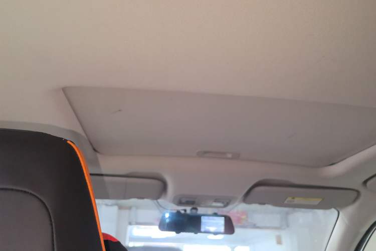 Used Dongfeng Aeolus Yixuan 2023 Mach Edition 1.5L Automatic Chasing Shadow Version Headliner