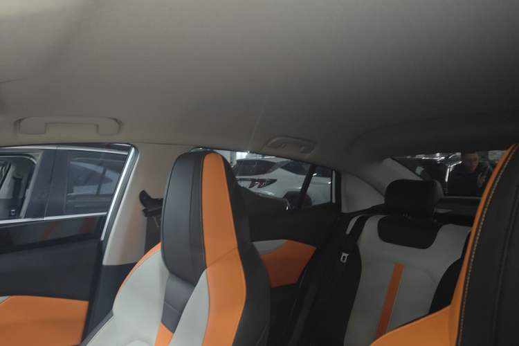 Used Dongfeng Aeolus Yixuan 2023 Mach Edition 1.5L Automatic Chasing Wind Version Headliner