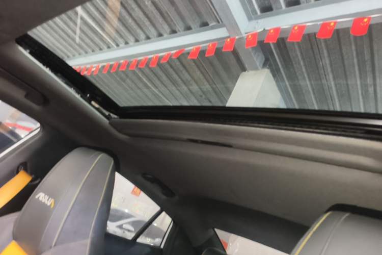 Used Dongfeng Aeolus Yixuan 2023 Mach Edition 1.5T Automatic Pursuit Rider Version Headliner