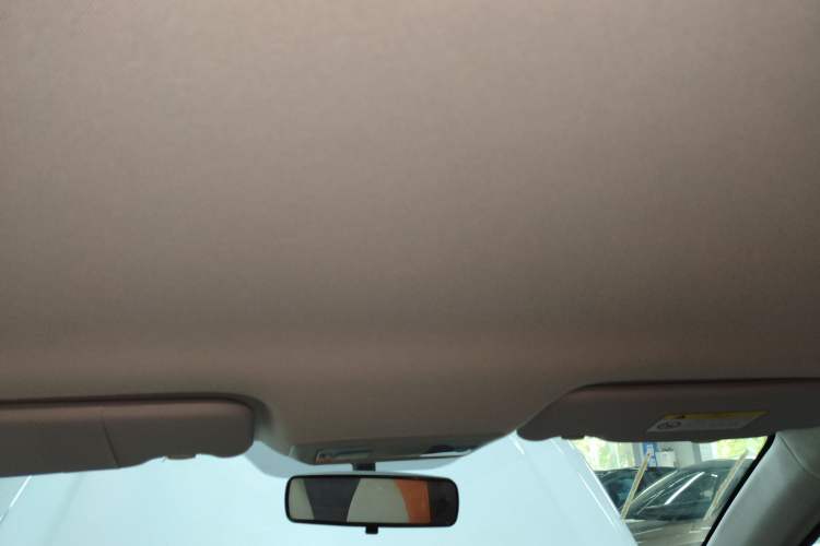 Used Dongfeng Aeolus Yixuan 2023 Mach Edition 1.5L Automatic Chasing Wind Version Headliner