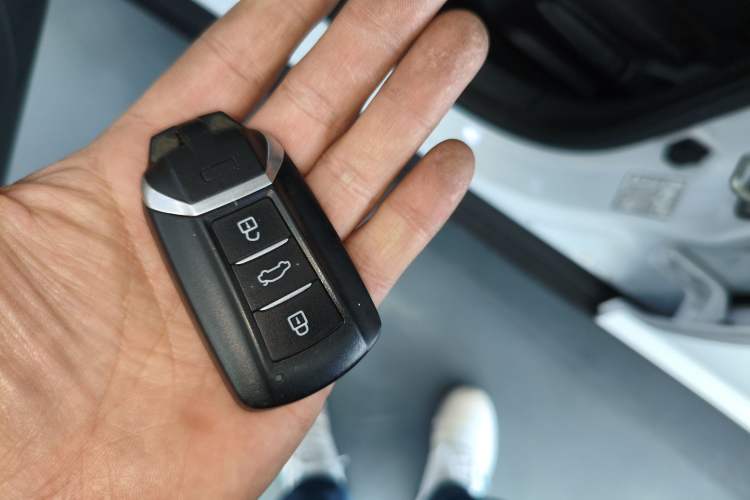 Used Dongfeng Aeolus Yixuan 2023 Mach Edition 1.5L Automatic Chasing Wind Version Interior 1