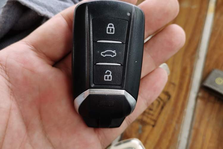 Used Dongfeng Aeolus Yixuan 2023 Mach Edition 1.5L Automatic Chasing Shadow Version Interior 1