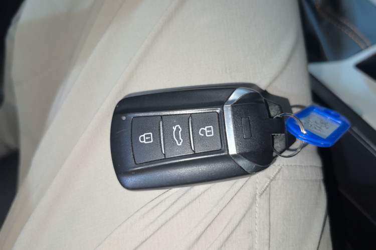 Used Dongfeng Aeolus Yixuan 2023 Mach Edition 1.5L Automatic Chasing Shadow Version Interior 1