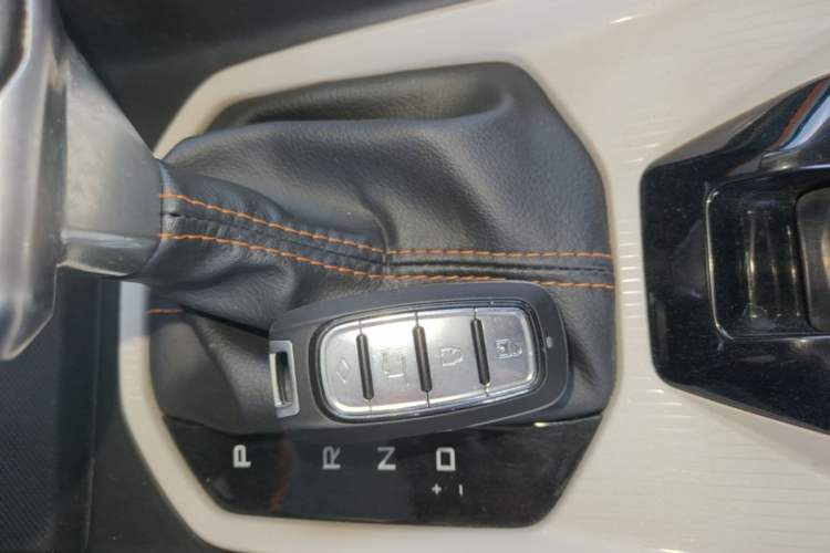 Used Dongfeng Aeolus Yixuan 2023 1.5L Automatic Glory Edition Interior 1