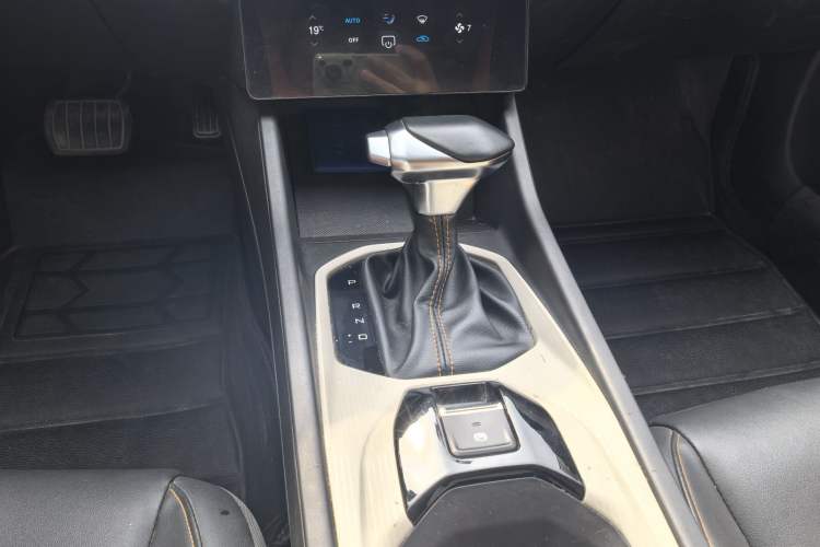 Used Dongfeng Aeolus Yixuan 2023 Mach Edition 1.5L Automatic Chasing Wind Version Interior 3