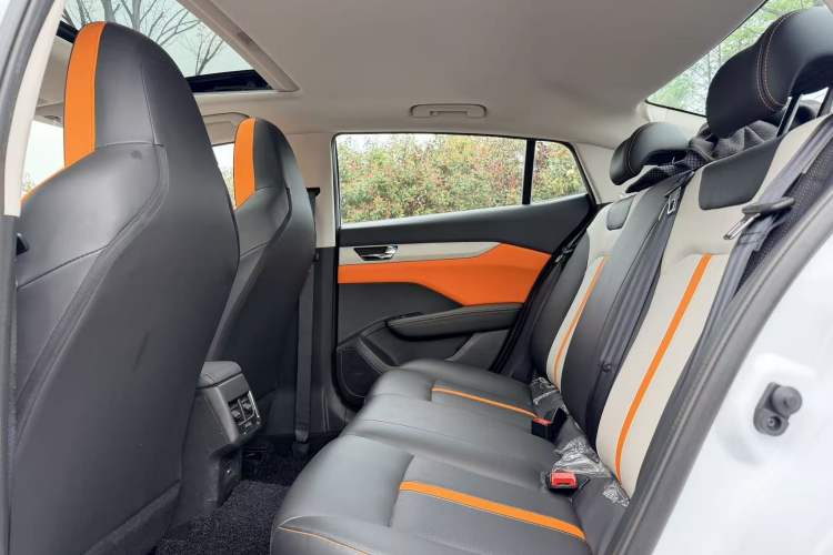 Used Dongfeng Aeolus Yixuan 2023 Mach Edition 1.5L Automatic Chasing Shadow Version Interior 4