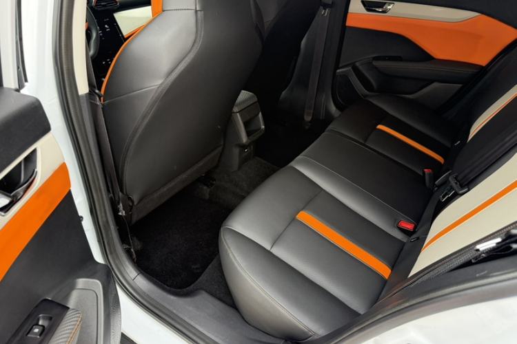 Used Dongfeng Aeolus Yixuan 2023 Mach Edition 1.5L Automatic Chasing Wind Version Interior 6
