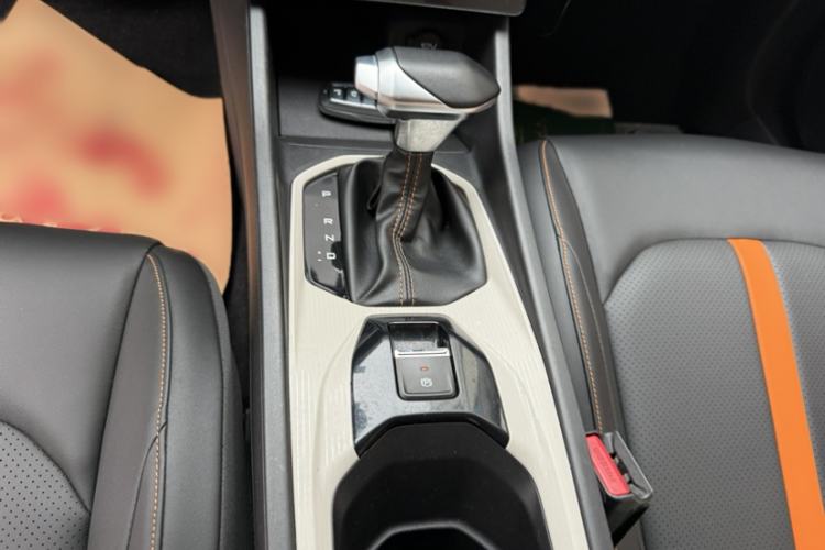 Used Dongfeng Aeolus Yixuan 2023 Mach Edition 1.5L Automatic Chasing Wind Version Interior 8