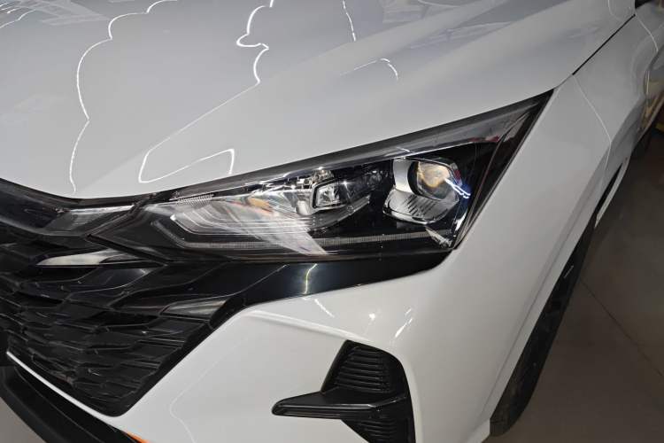 Used Dongfeng Aeolus Yixuan 2023 Mach Edition 1.5L Automatic Chasing Wind Version Left Front Headlight