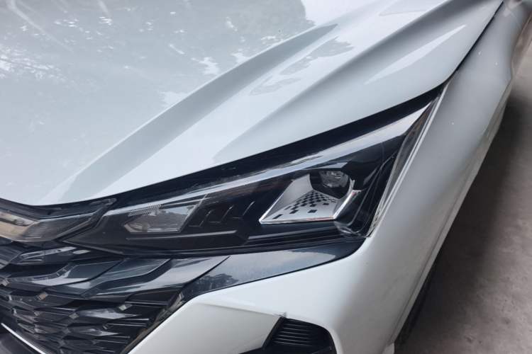 Used Dongfeng Aeolus Yixuan 2023 Mach Edition 1.5T Automatic Pursuit Rider Version Left Front Headlight