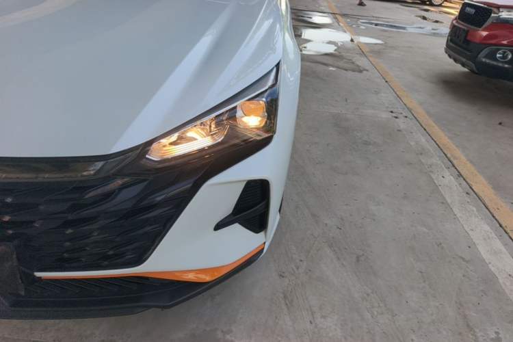 Used Dongfeng Aeolus Yixuan 2023 Mach Edition 1.5L Automatic Chasing Wind Version Left Front Headlight
