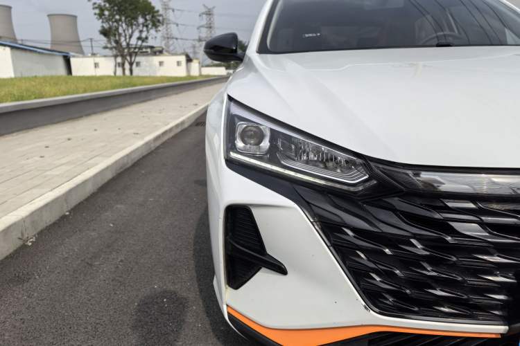 Used Dongfeng Aeolus Yixuan 2023 Mach Edition 1.5L Automatic Chasing Wind Version Left Front Headlight