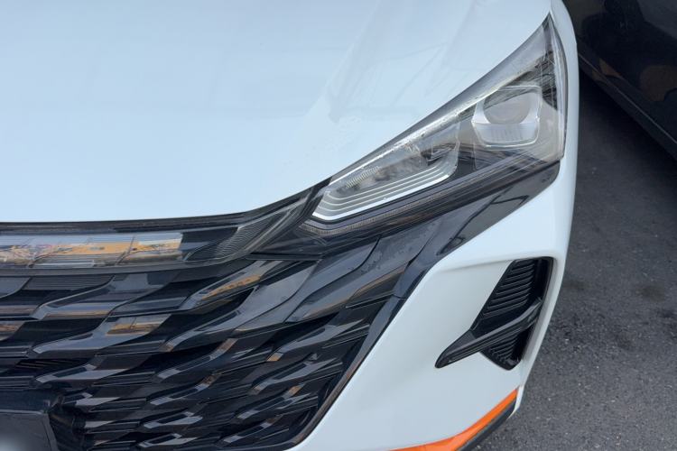 Used Dongfeng Aeolus Yixuan 2023 Mach Edition 1.5L Automatic Chasing Wind Version Left Front Headlight