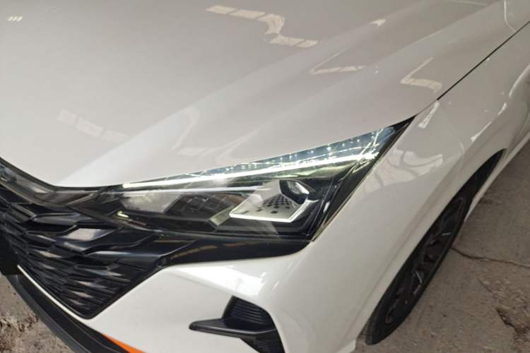 Used Dongfeng Aeolus Yixuan 2023 Mach Edition 1.5L Automatic Chasing Shadow Version Left Front Headlight
