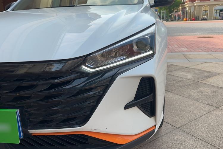 Used Dongfeng Aeolus Yixuan 2023 Mach Edition 1.5L Automatic Chasing Wind Version Left Front Headlight