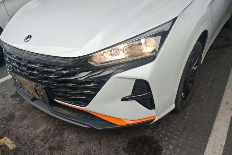 Used Dongfeng Aeolus Yixuan 2023 Mach Edition 1.5L Automatic Chasing Wind Version Left Front Headlight