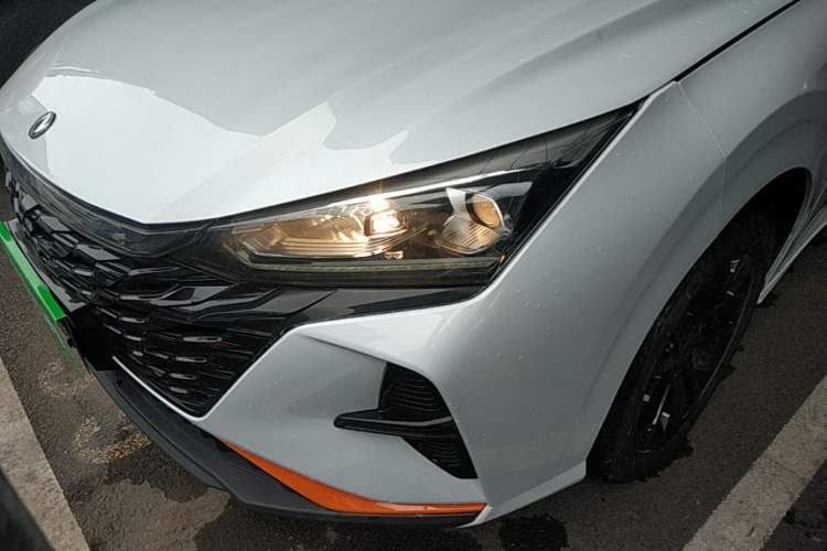 Used Dongfeng Aeolus Yixuan 2023 Mach Edition 1.5L Automatic Chasing Wind Version Left Front Headlight
