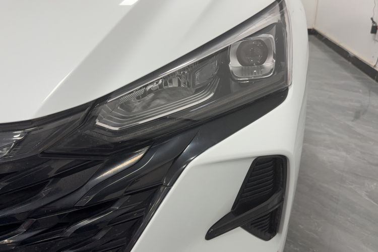 Used Dongfeng Aeolus Yixuan 2023 Mach Edition 1.5L Automatic Chasing Wind Version Left Front Headlight