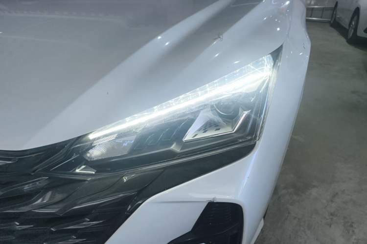 Used Dongfeng Aeolus Yixuan 2023 Mach Edition 1.5T Automatic Pursuit Rider Version Left Front Headlight