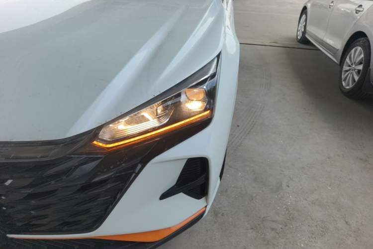 Used Dongfeng Aeolus Yixuan 2023 1.5L Automatic Glory Edition Left Front Headlight