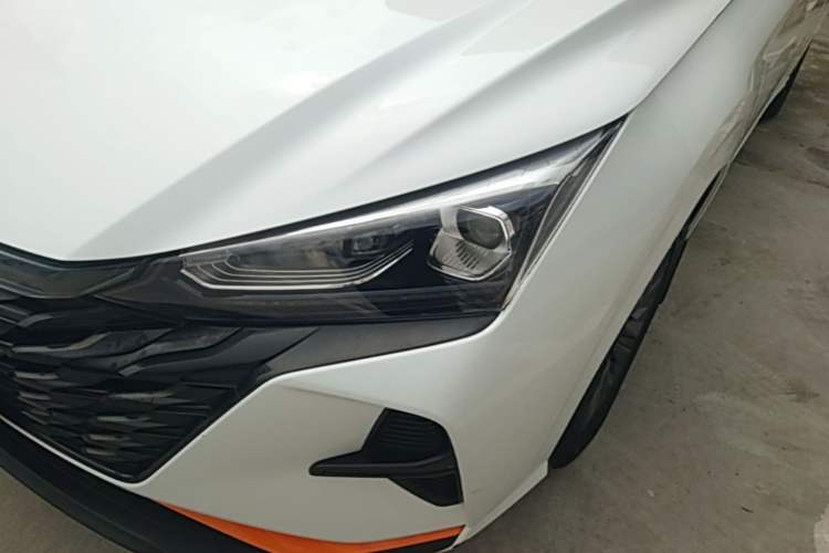 Used Dongfeng Aeolus Yixuan 2023 Mach Edition 1.5L Automatic Chasing Wind Version Left Front Headlight