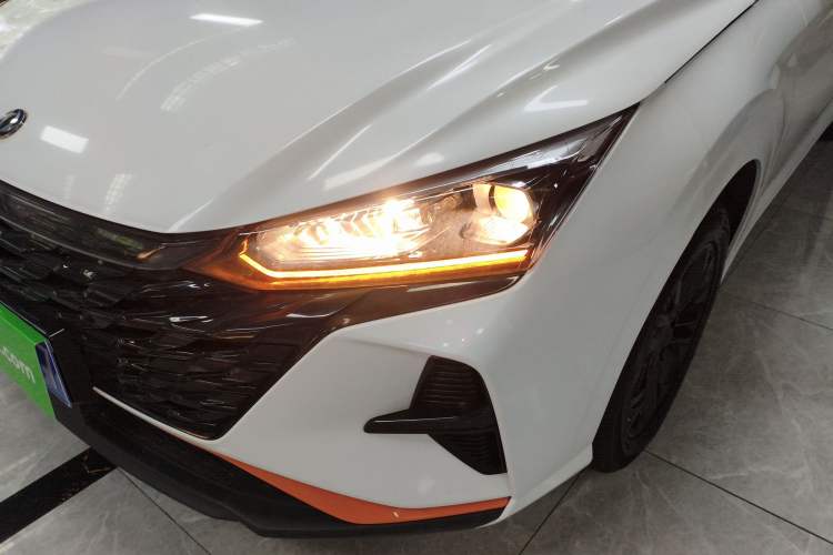 Used Dongfeng Aeolus Yixuan 2023 Mach Edition 1.5L Automatic Chasing Wind Version Left Front Headlight