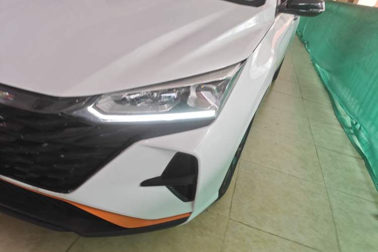 Used Dongfeng Aeolus Yixuan 2023 Mach Edition 1.5L Automatic Chasing Wind Version Left Front Headlight