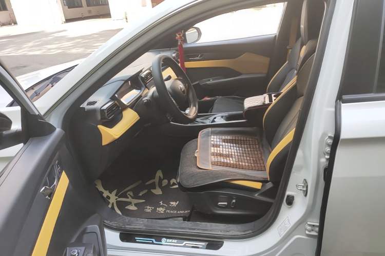 Used Dongfeng Aeolus Yixuan 2023 Mach Edition 1.5T Automatic Dream-Chasing Rider Version Left Front Seat