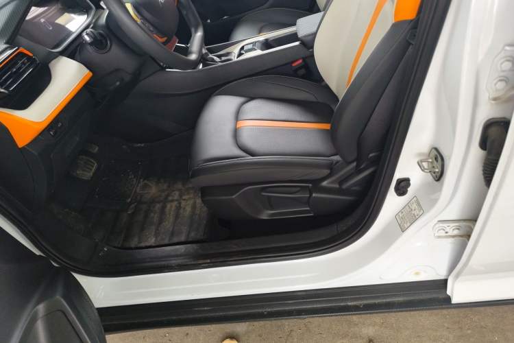 Used Dongfeng Aeolus Yixuan 2023 Mach Edition 1.5L Automatic Chasing Wind Version Left Front Seat