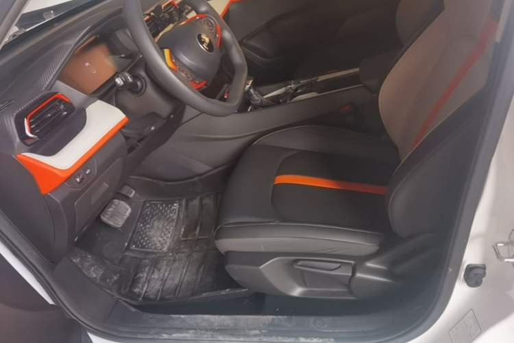 Used Dongfeng Aeolus Yixuan 2023 Mach Edition 1.5L Automatic Chasing Wind Version Left Front Seat
