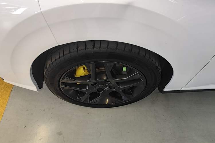 Used Dongfeng Aeolus Yixuan 2023 Mach Edition 1.5T Automatic Pursuit Rider Version Left Front Wheel Hub