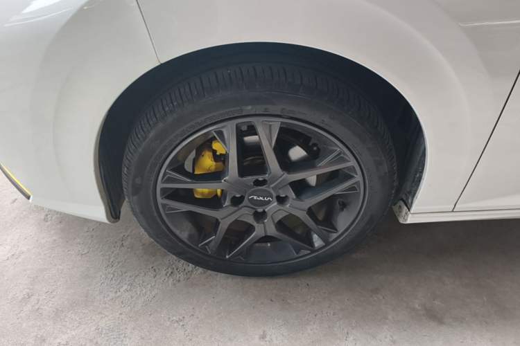 Used Dongfeng Aeolus Yixuan 2023 Mach Edition 1.5T Automatic Pursuit Rider Version Left Front Wheel Hub