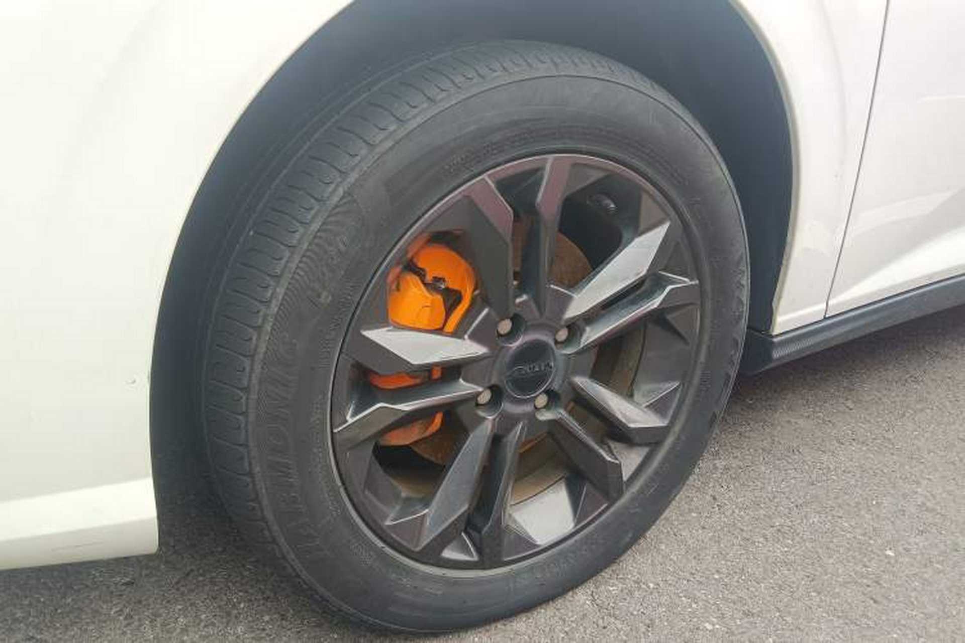 Used Dongfeng Aeolus Yixuan 2023 Mach Edition 1.5L Automatic Chasing Wind Version Left Front Wheel Hub