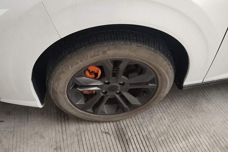 Used Dongfeng Aeolus Yixuan 2023 Mach Edition 1.5L Automatic Chasing Shadow Version Left Front Wheel Hub