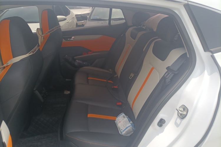 Used Dongfeng Aeolus Yixuan 2023 Mach Edition 1.5L Automatic Chasing Shadow Version Left Rear Seat