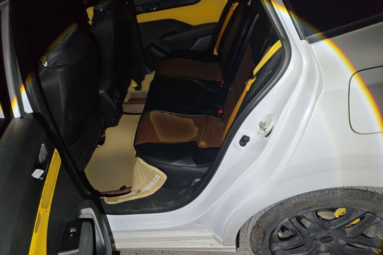 Used Dongfeng Aeolus Yixuan 2023 Mach Edition 1.5T Automatic Pursuit Rider Version Left Rear Seat