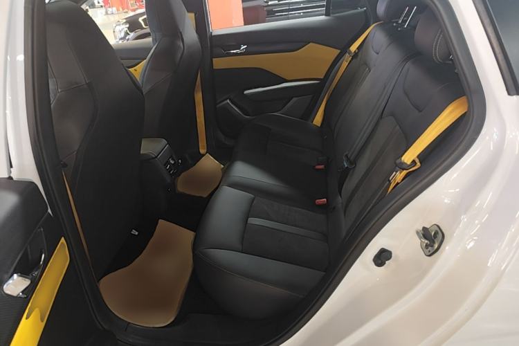 Used Dongfeng Aeolus Yixuan 2023 Mach Edition 1.5T Automatic Pursuit Rider Version Left Rear Seat