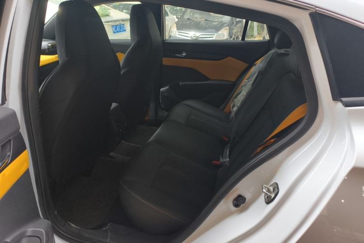 Used Dongfeng Aeolus Yixuan 2023 Mach Edition 1.5T Automatic Pursuit Rider Version Left Rear Seat