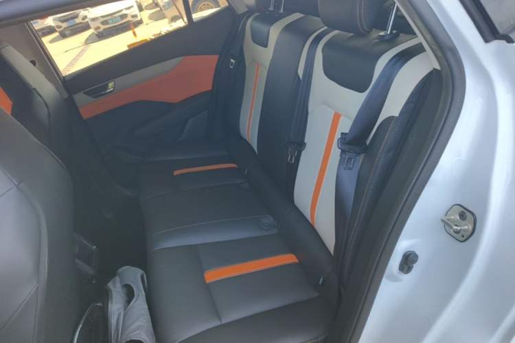 Used Dongfeng Aeolus Yixuan 2023 Mach Edition 1.5L Automatic Chasing Wind Version Left Rear Seat