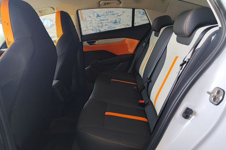 Used Dongfeng Aeolus Yixuan 2023 Mach Edition 1.5L Automatic Chasing Wind Version Left Rear Seat