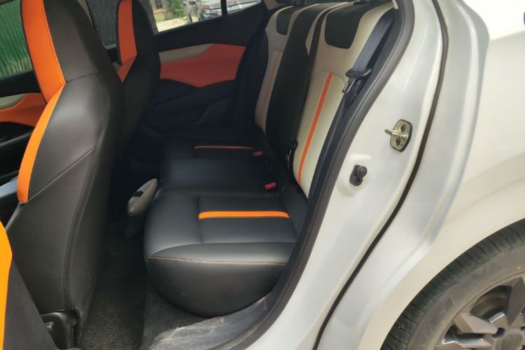 Used Dongfeng Aeolus Yixuan 2023 Mach Edition 1.5L Automatic Chasing Wind Version Left Rear Seat