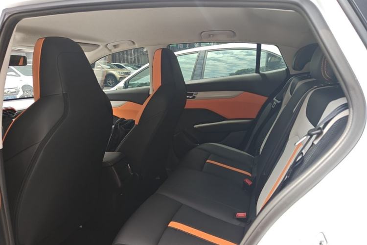 Used Dongfeng Aeolus Yixuan 2023 Mach Edition 1.5L Automatic Chasing Wind Version Left Rear Seat