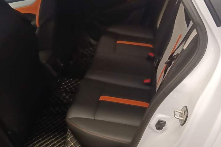 Used Dongfeng Aeolus Yixuan 2023 Mach Edition 1.5L Automatic Chasing Wind Version Left Rear Seat