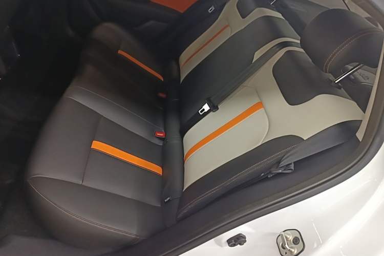 Used Dongfeng Aeolus Yixuan 2023 1.5L Automatic Glory Edition Left Rear Seat