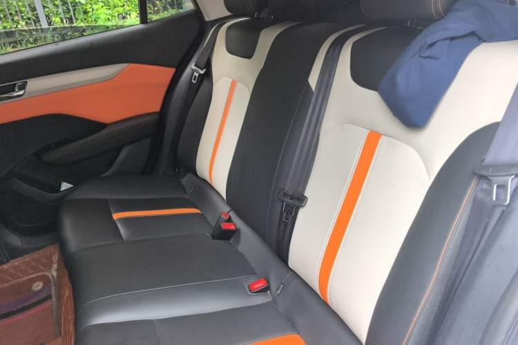 Used Dongfeng Aeolus Yixuan 2023 Mach Edition 1.5L Automatic Chasing Wind Version Left Rear Seat