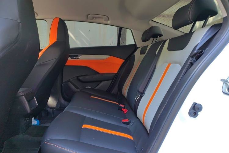 Used Dongfeng Aeolus Yixuan 2023 Mach Edition 1.5L Manual Windstorm Version Left Rear Seat