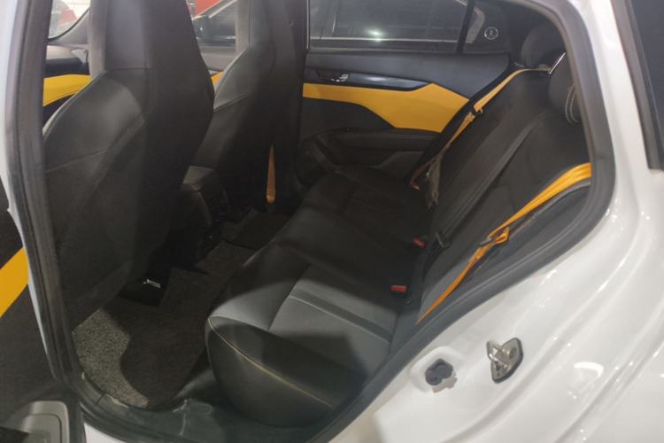 Used Dongfeng Aeolus Yixuan 2023 Mach Edition 1.5T Automatic Pursuit Rider Version Left Rear Seat