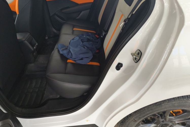 Used Dongfeng Aeolus Yixuan 2023 Mach Edition 1.5L Automatic Chasing Wind Version Left Rear Seat