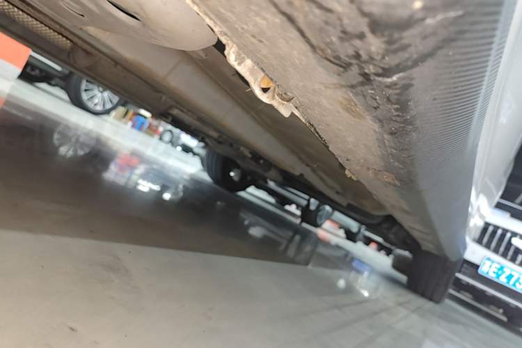 Used Dongfeng Aeolus Yixuan 2023 Mach Edition 1.5T Automatic Pursuit Rider Version Left Side Sill