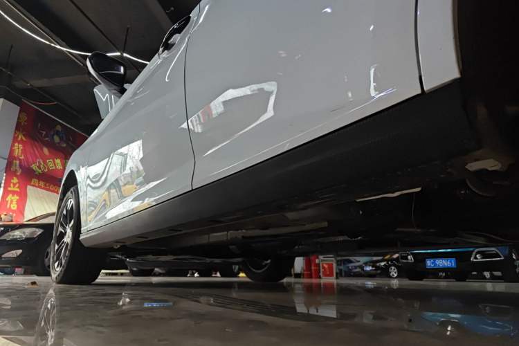 Used Dongfeng Aeolus Yixuan 2023 Mach Edition 1.5L Automatic Chasing Wind Version Left Side Sill
